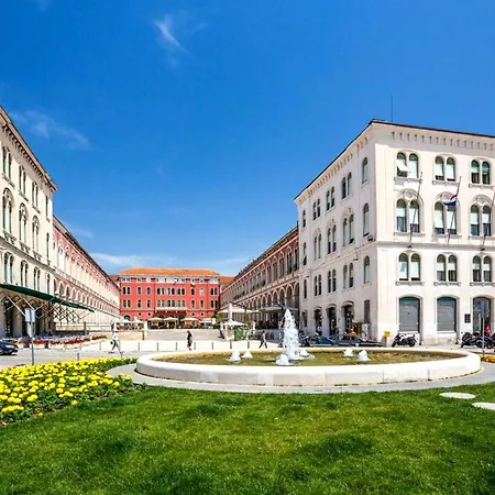 Luxury Procurator 7 In The Heart Of With Roof Terrace 4* Spalato