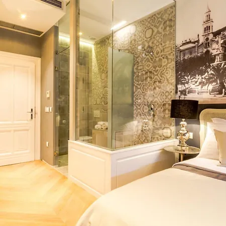 Luxury Procurator 7 In The Heart Of With Roof Terrace