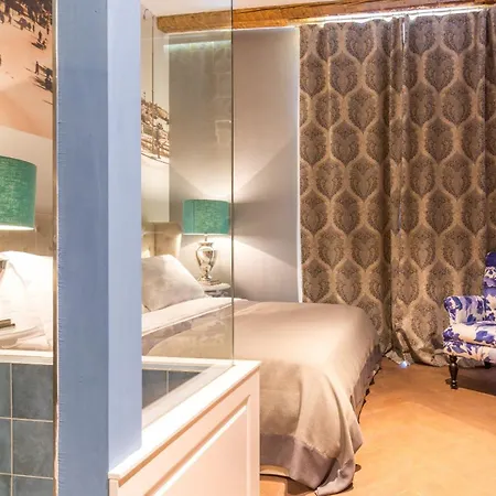 Luxury Procurator 7 In The Heart Of With Roof Terrace Affittacamere